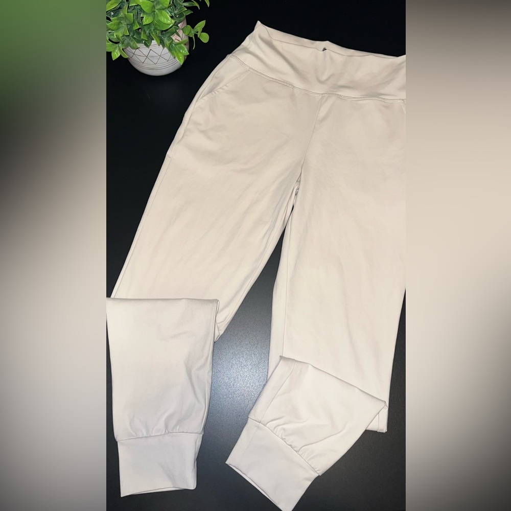 Sincerely Jules Beige Jogger Style Leggings with Pockets Size XS EUC